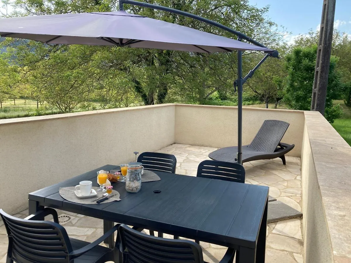 Gite Les Cles Des Champs Cote Jardin Lacave  0*, Lacave (Lot) Frankreich