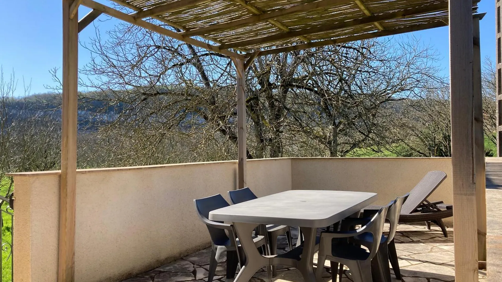 Gite Les Cles Des Champs Cote Jardin Lacave  Frankreich