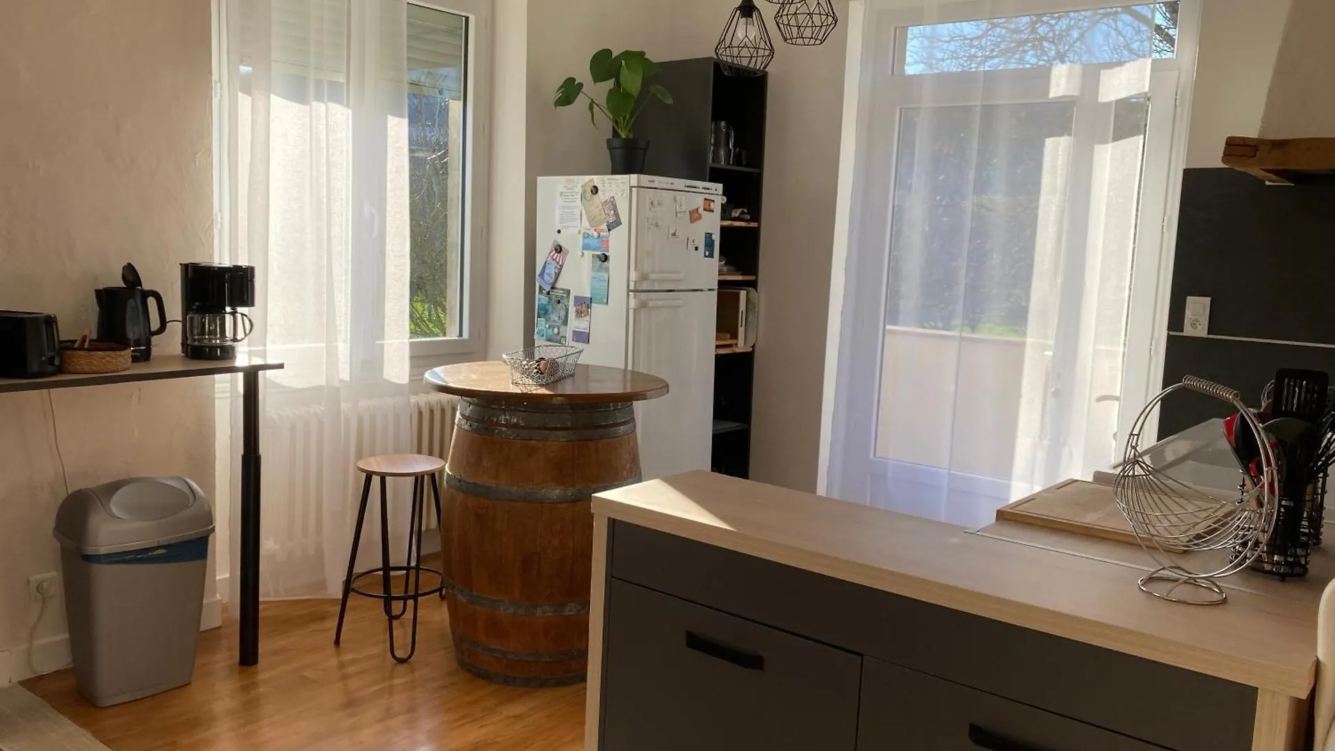 Gite Les Cles Des Champs Cote Jardin Lacave 0*,  フランス