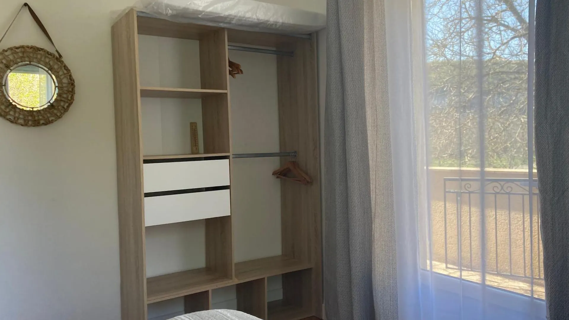 Gite Les Cles Des Champs Cote Jardin Lacave  Holiday home